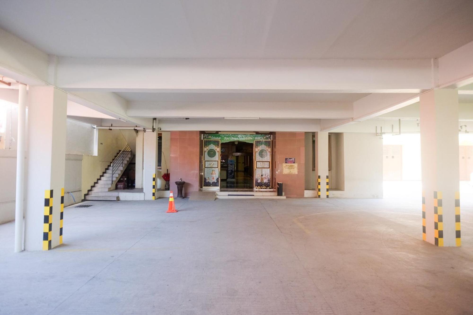 Urbanview Hotel Dedy Jaya Brebes Exteriör bild