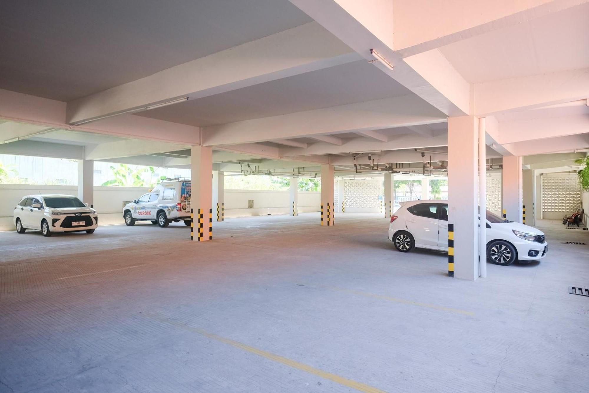 Urbanview Hotel Dedy Jaya Brebes Exteriör bild