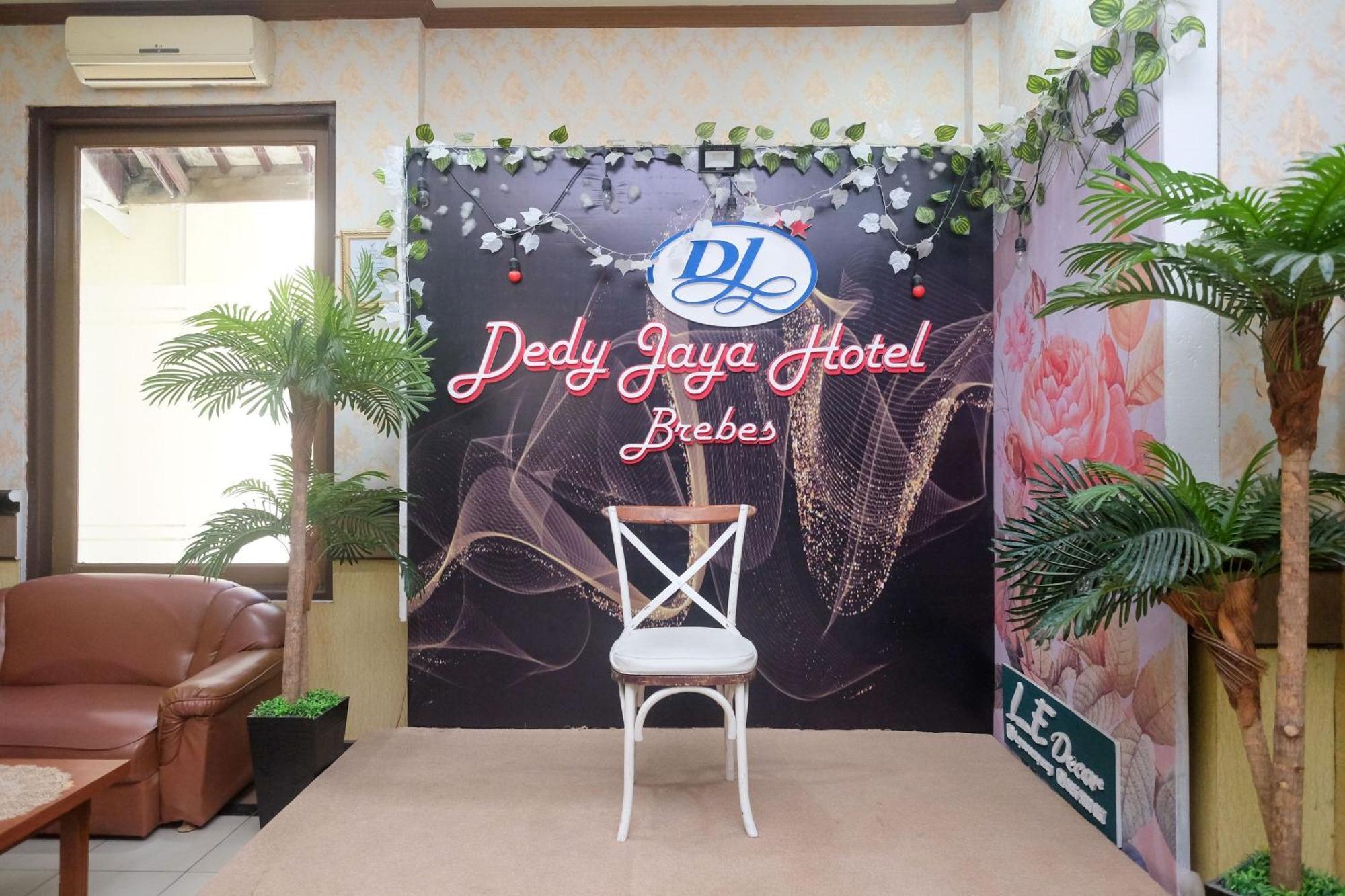 Urbanview Hotel Dedy Jaya Brebes Exteriör bild